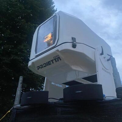 Installazione di un video proiettore in esterno per video mapping